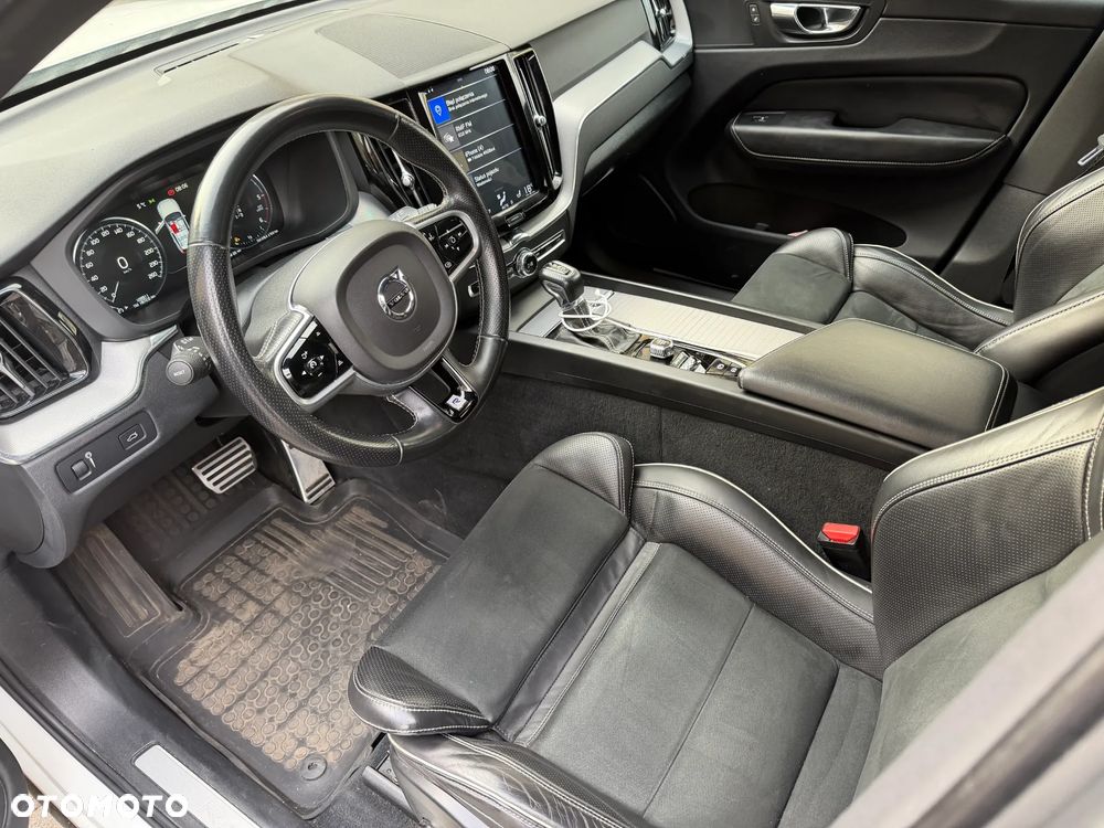 Volvo XC 60 D4 R-Design - 9