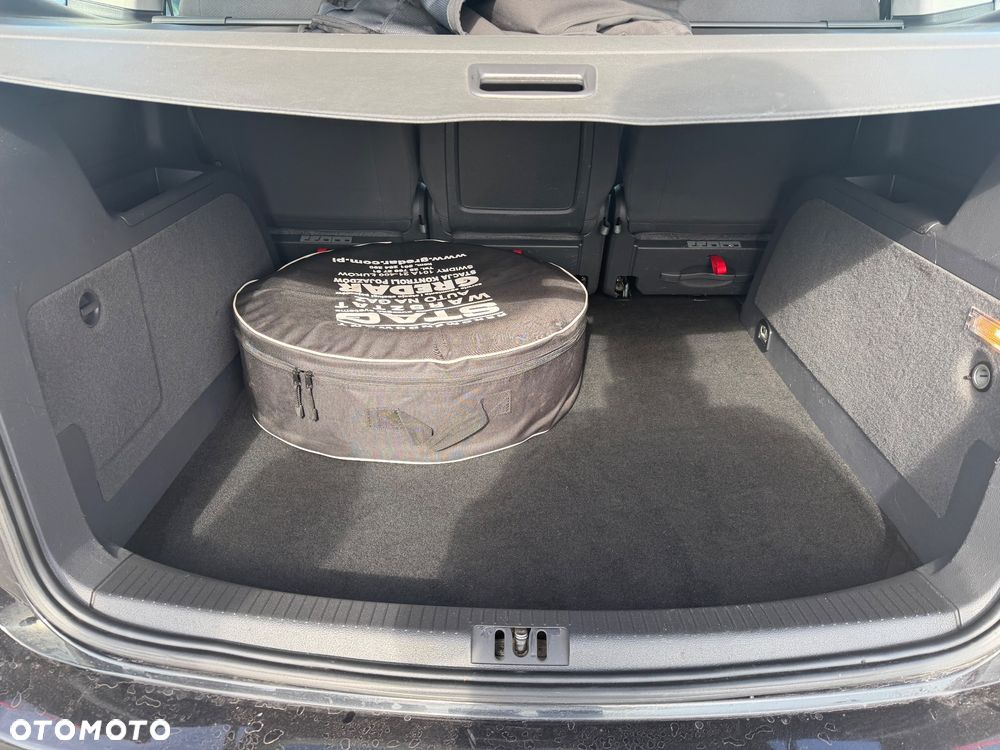 Volkswagen Touran 1.6 TDI DPF BlueMotion Technology Comfortline - 32