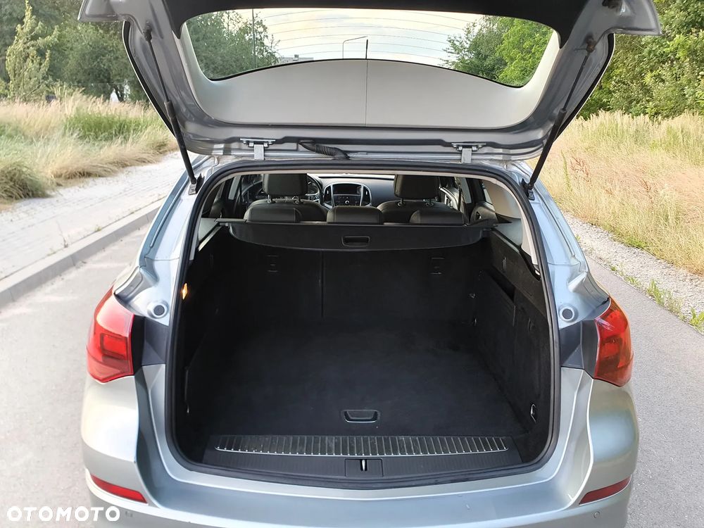 Opel Astra 2.0 CDTI Exklusiv - 10