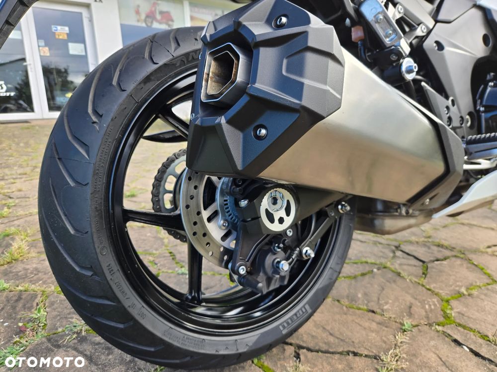 Kawasaki Ninja 1000 SX - 11