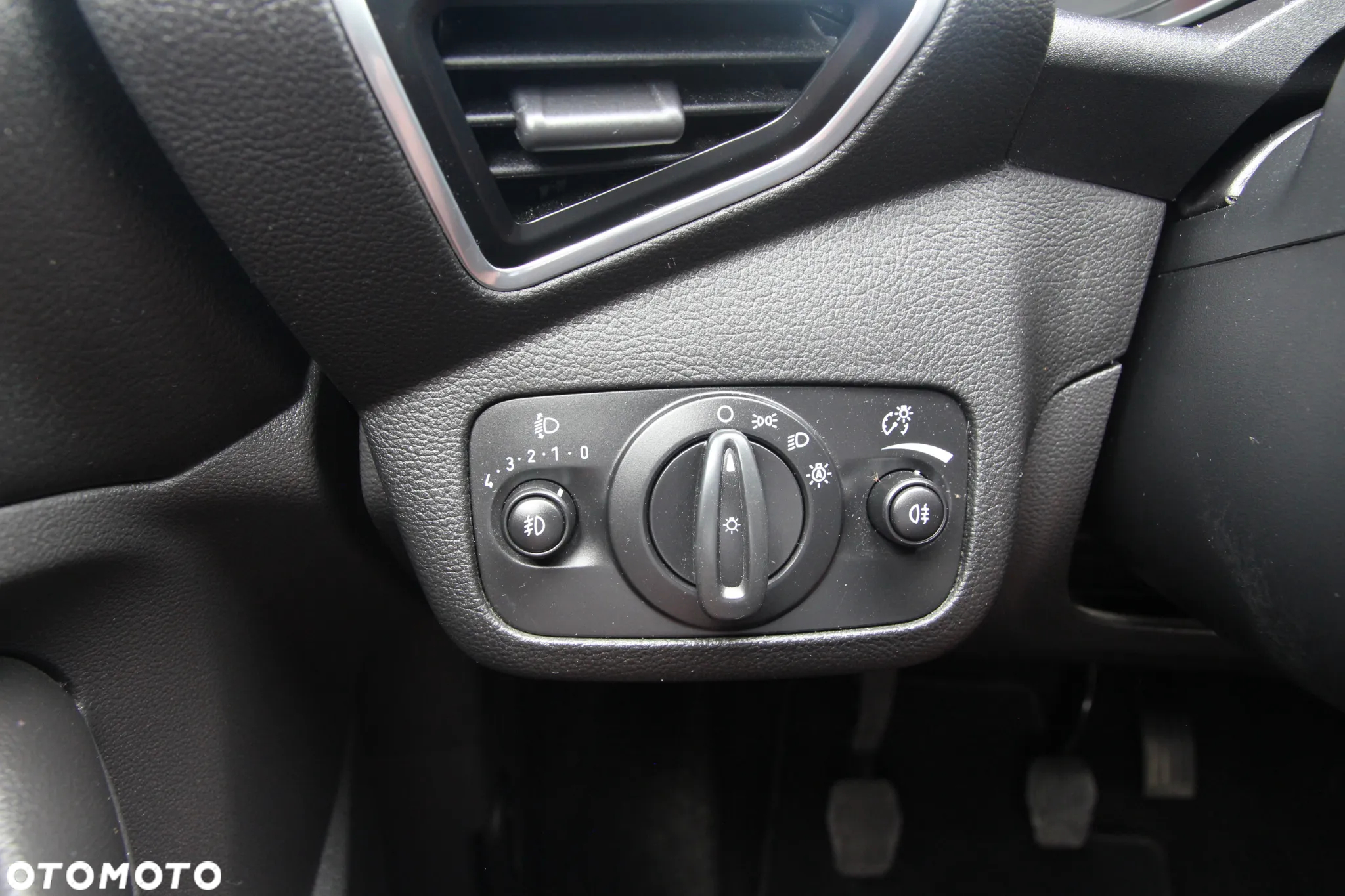 Ford Kuga 2.0 TDCi 2x4 Titanium - 31