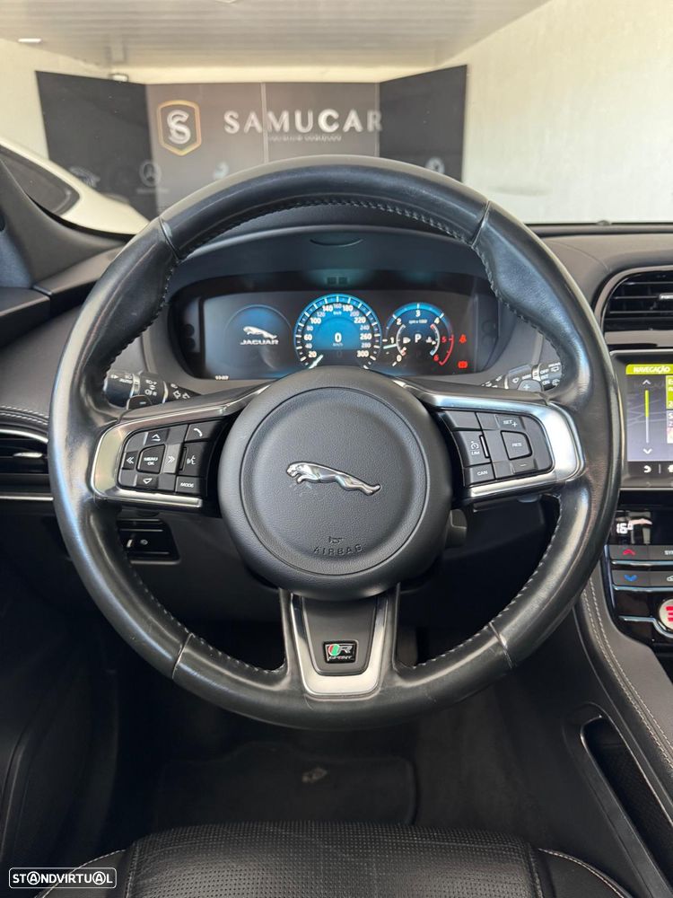 Jaguar F-Pace 20d Aut. Pure - 18