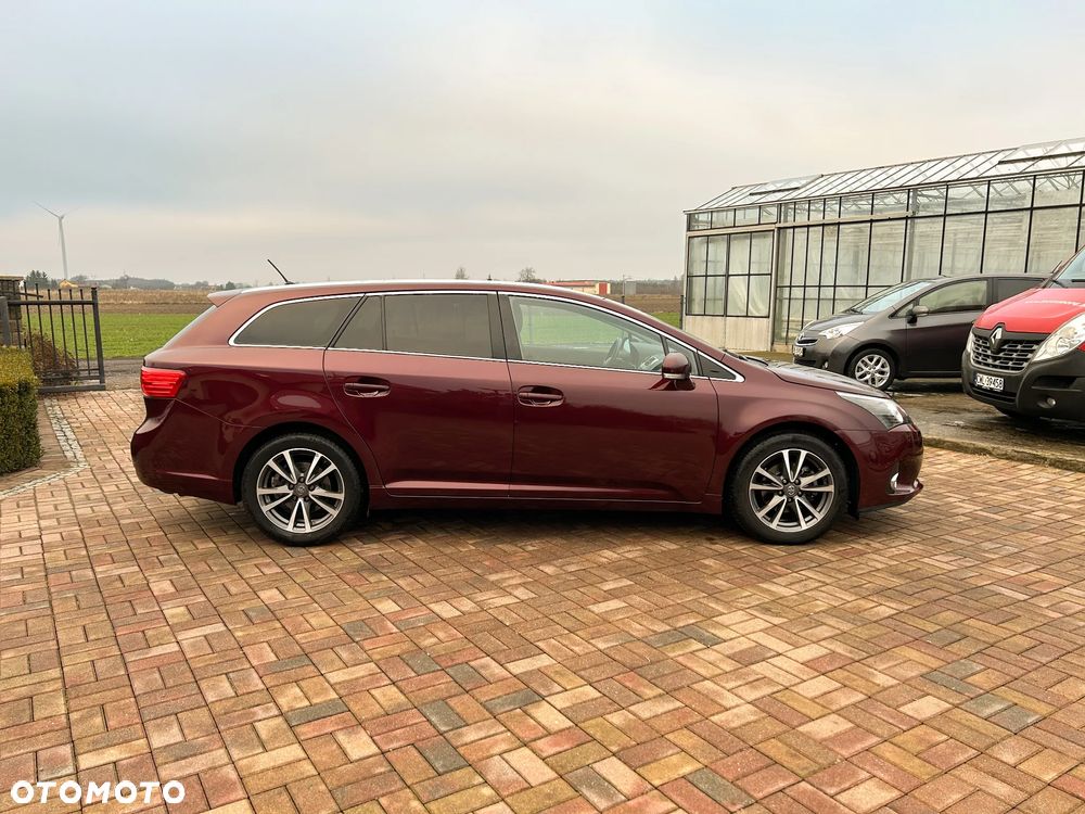 Toyota Avensis 1.8 Sol NAVI - 12