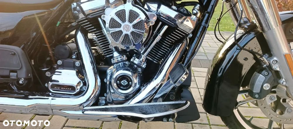 Harley-Davidson Touring Street Glide - 8