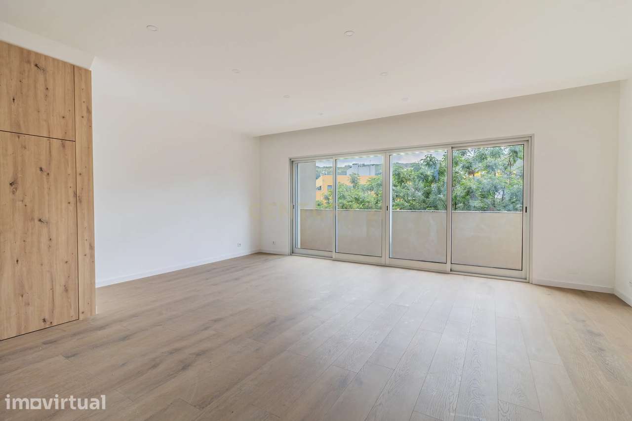 T3 Duplex Remodelado com Garagem e Elevador – Braga - Grande imagem: 5/25