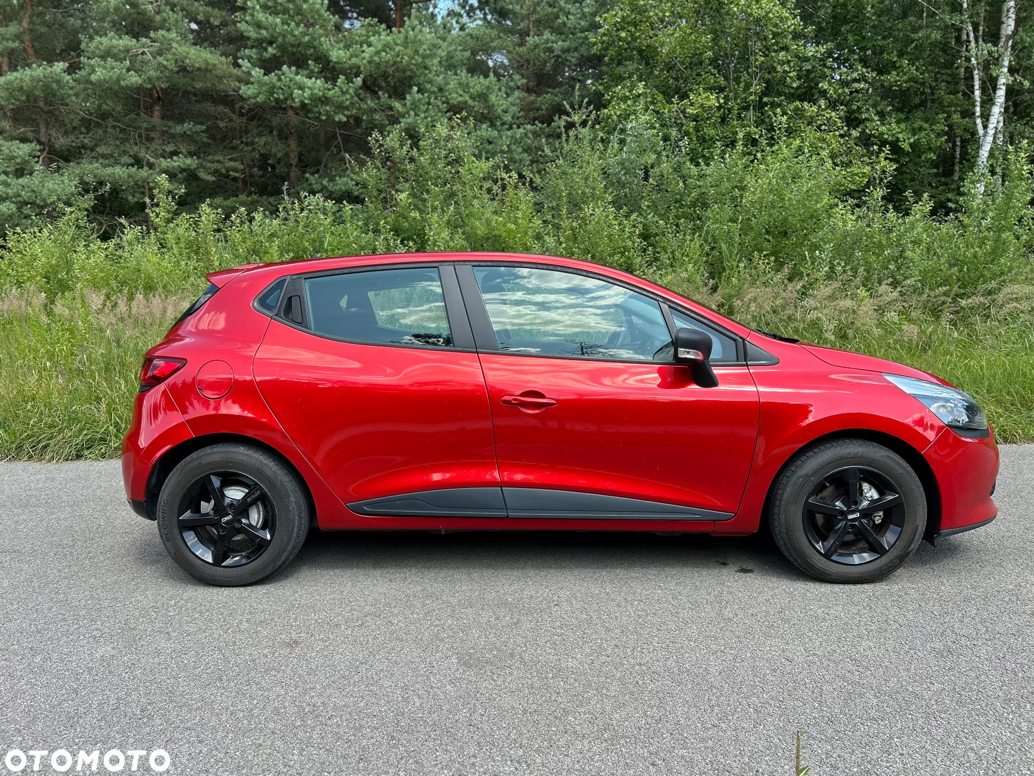 Renault Clio 1.2 16V 75 LIMITED - 10
