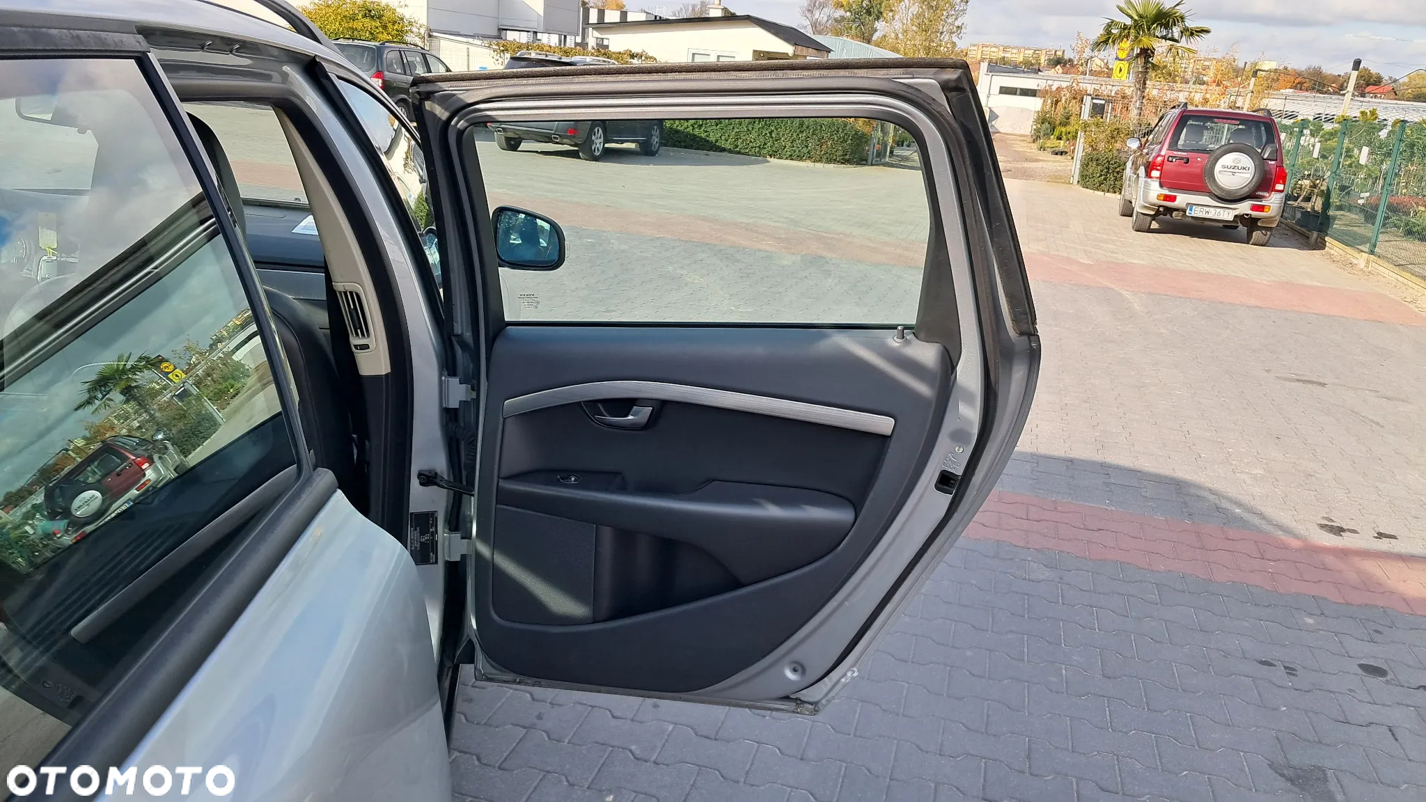 Volvo V70 2.0 Momentum - 12