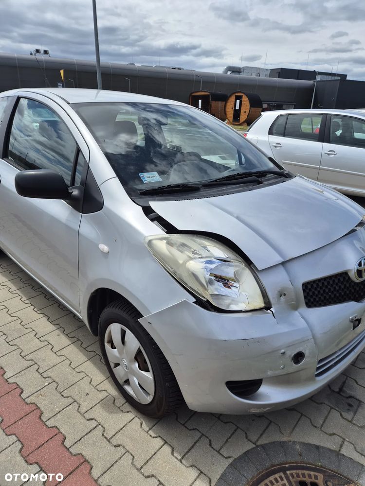 Toyota Yaris - 2