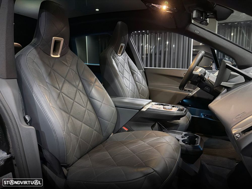 BMW iX xDrive 40 - 46