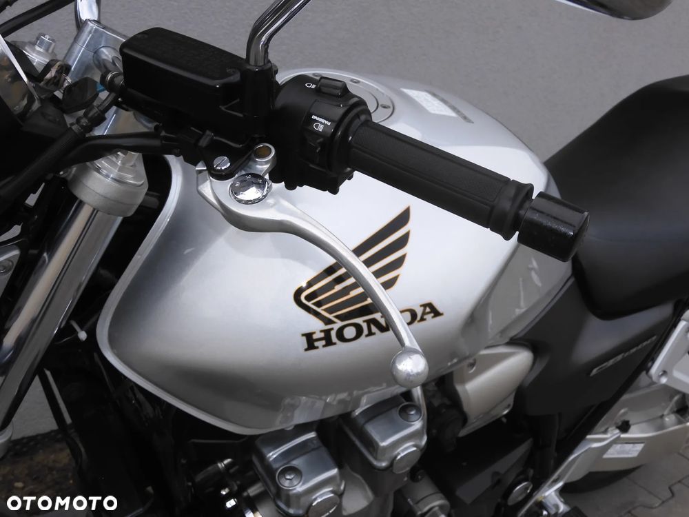Honda CB - 26