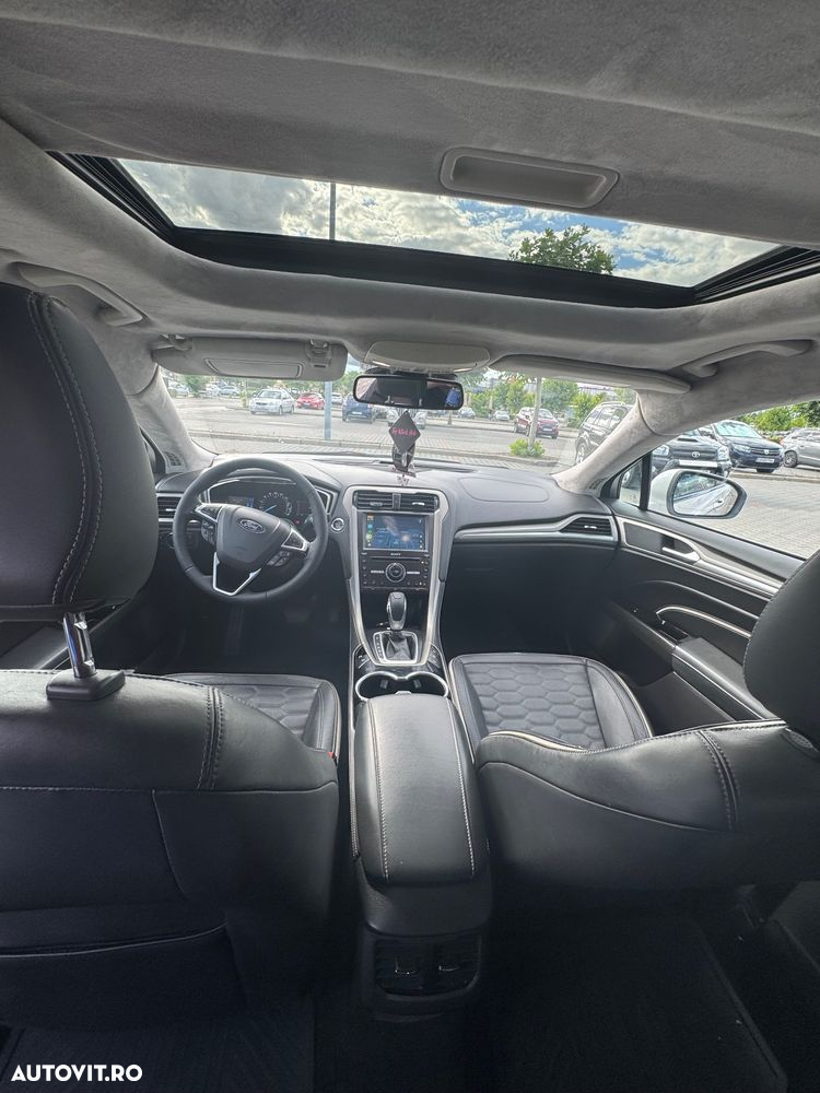 Ford Mondeo Vignale 2.0 Hybrid - 11