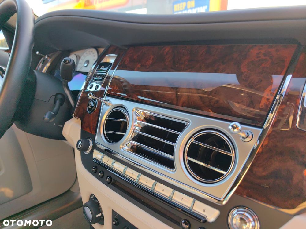 Rolls-Royce Ghost Standard - 32