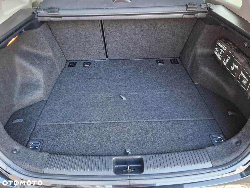 Kia Ceed 1.6 CRDi 128 Dream Team Edition - 32