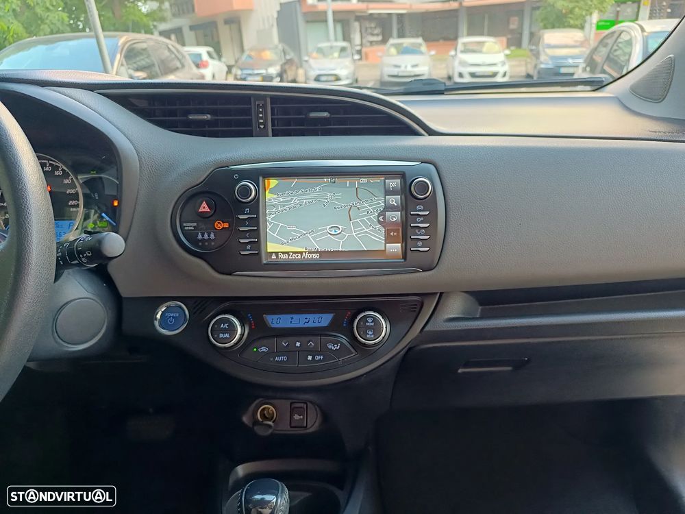 Toyota Yaris 1.5 HDF Comfort - 25
