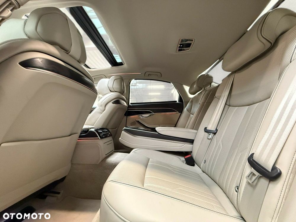 Audi A8 - 30