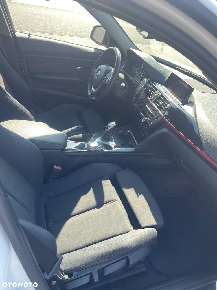 BMW Seria 3 325d Sport - 6