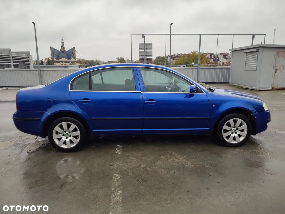 Skoda Superb 2003 photo 5