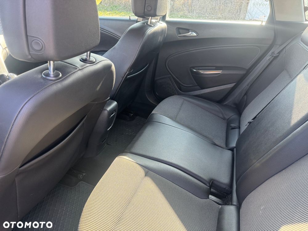 Opel Astra 1.4 Turbo Innovation - 11