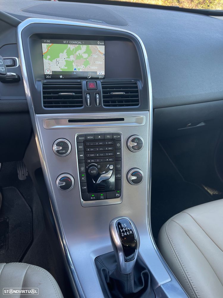 Volvo XC 60 2.0 D4 Momentum - 6