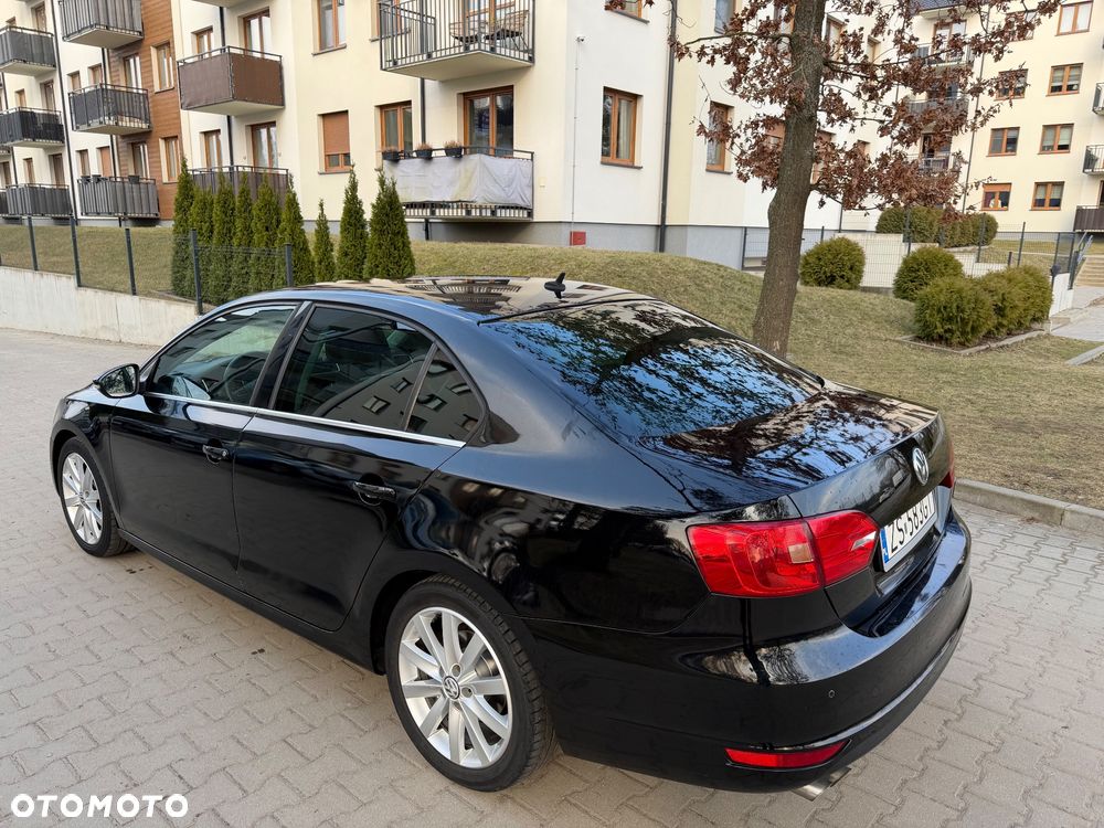 Volkswagen Jetta - 8