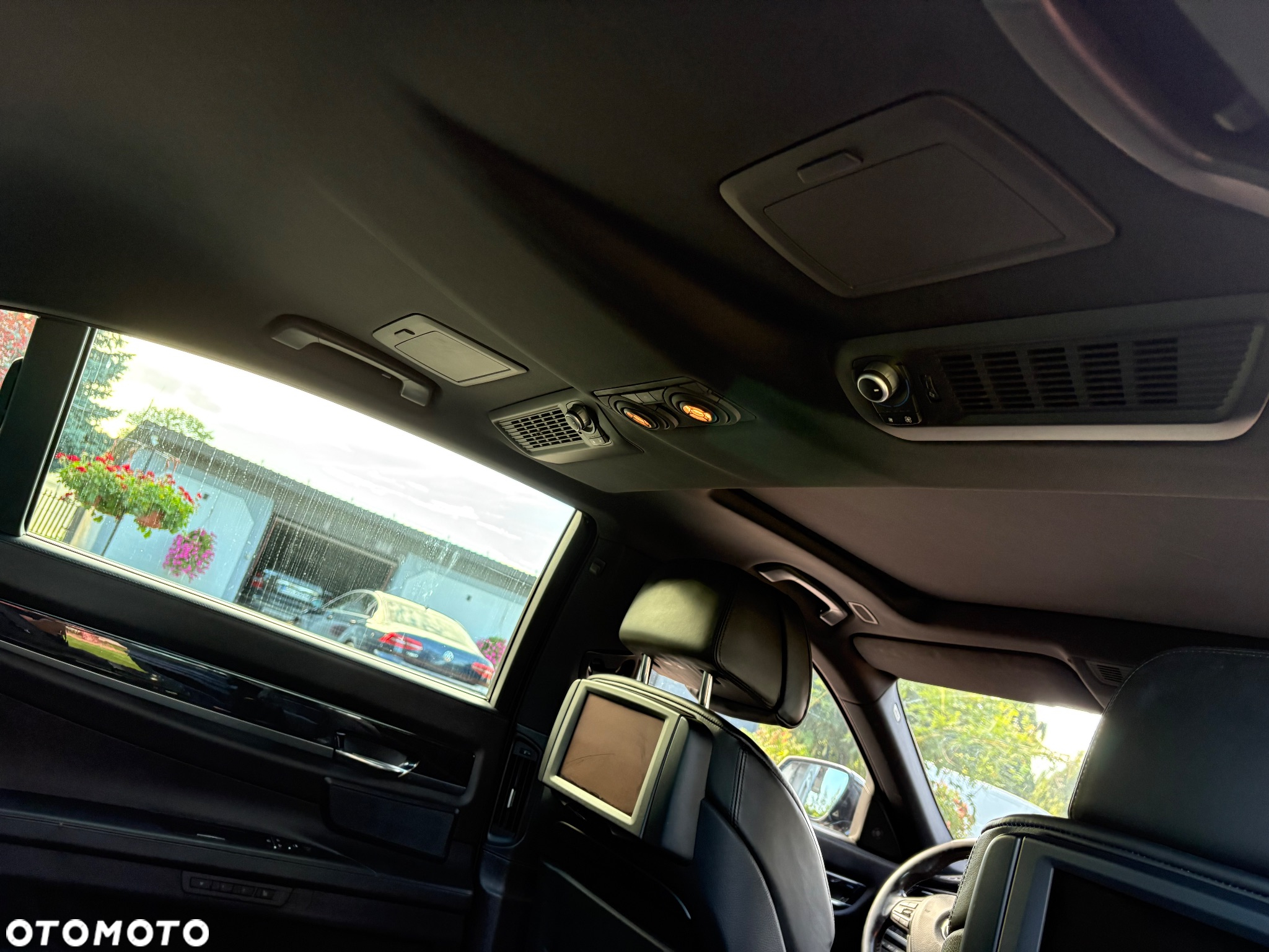 BMW Seria 7 750i L xDrive - 29