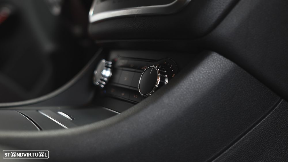 Mercedes-Benz CLA 180 d 7G-DCT AMG Line - 38