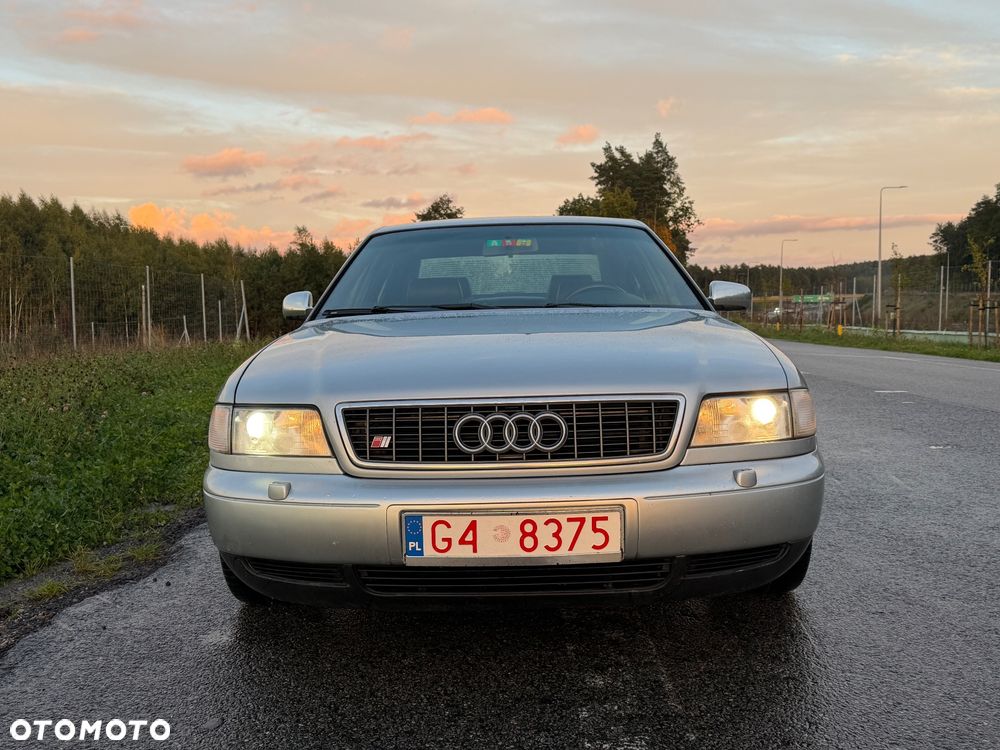 Audi S8 1998 photo 2