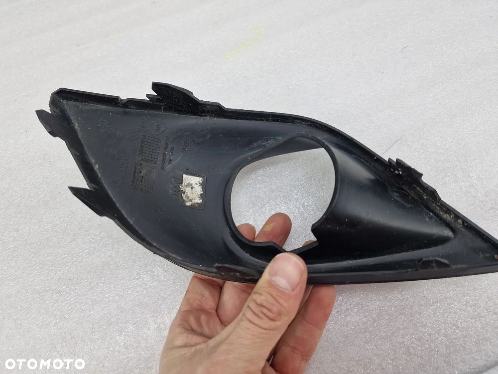 RENAULT CLIO IV LIFT 16- PRAWA KRATKA BOCZNA ZDERZAKA PRZEDNIEGO PRZÓD , NR 261A28633R , NR AUKCJI C/140 - 4