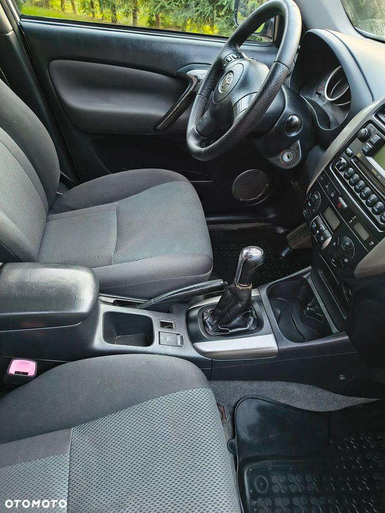 Toyota RAV4 2.0 D-4D 4x4 - 10