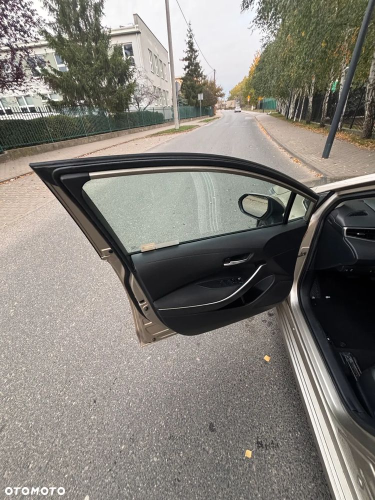 Toyota Corolla 1.8 Hybrid Executive - 14