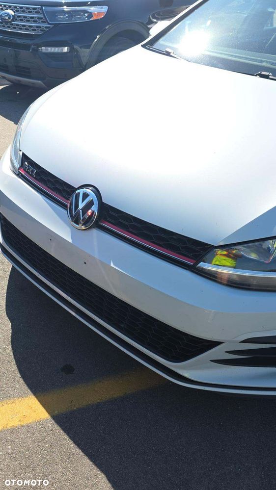Volkswagen Golf - 12