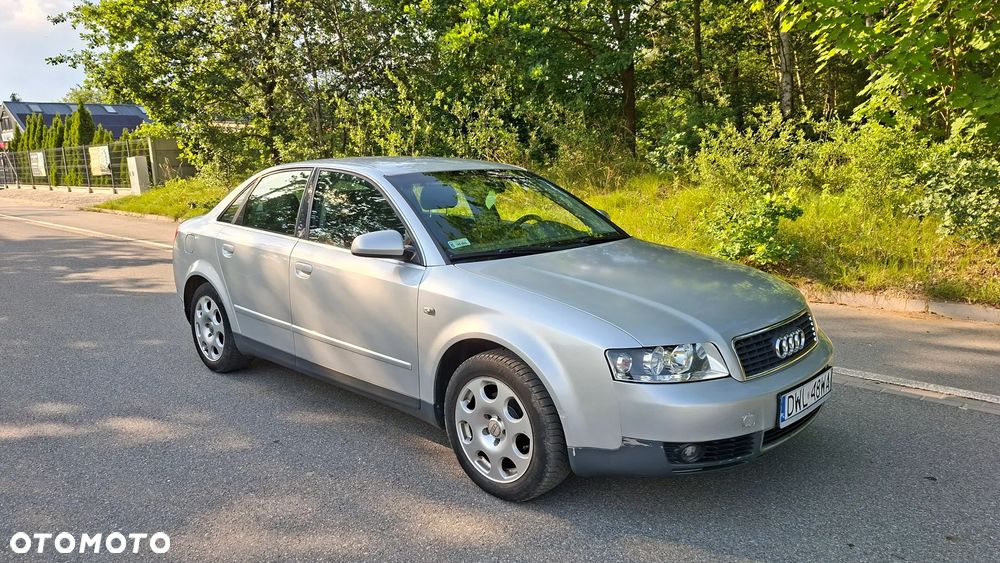 Audi A4 Limousine - 1