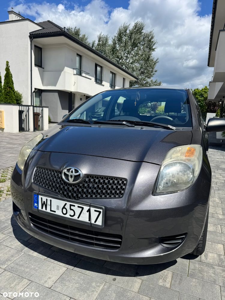Toyota Yaris 1.3 Luna A/C - 2