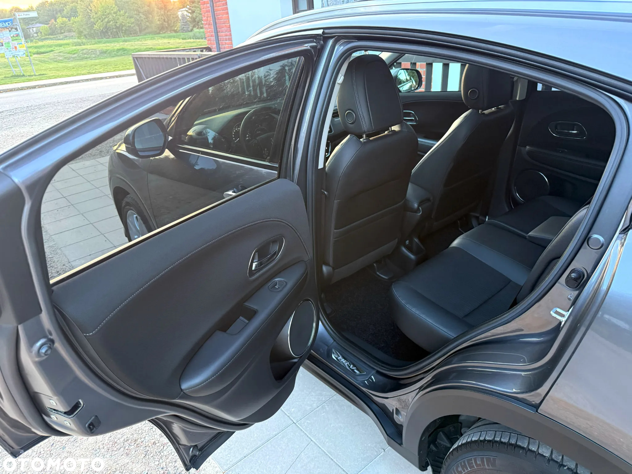 Honda HR-V 1.5 Executive (ADAS / Connect+) CVT - 32