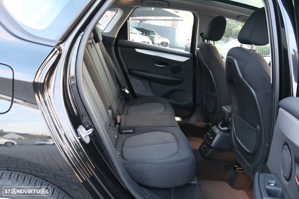 BMW 218 Active Tourer d Aut. - 31