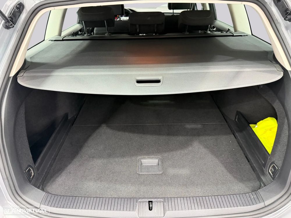 VW Passat 1.6 TDI Business DSG - 42