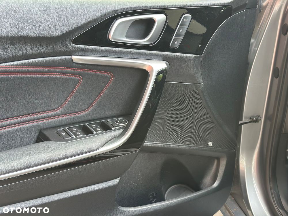 Kia ProCeed 1.6 T-GDI GT DCT - 14