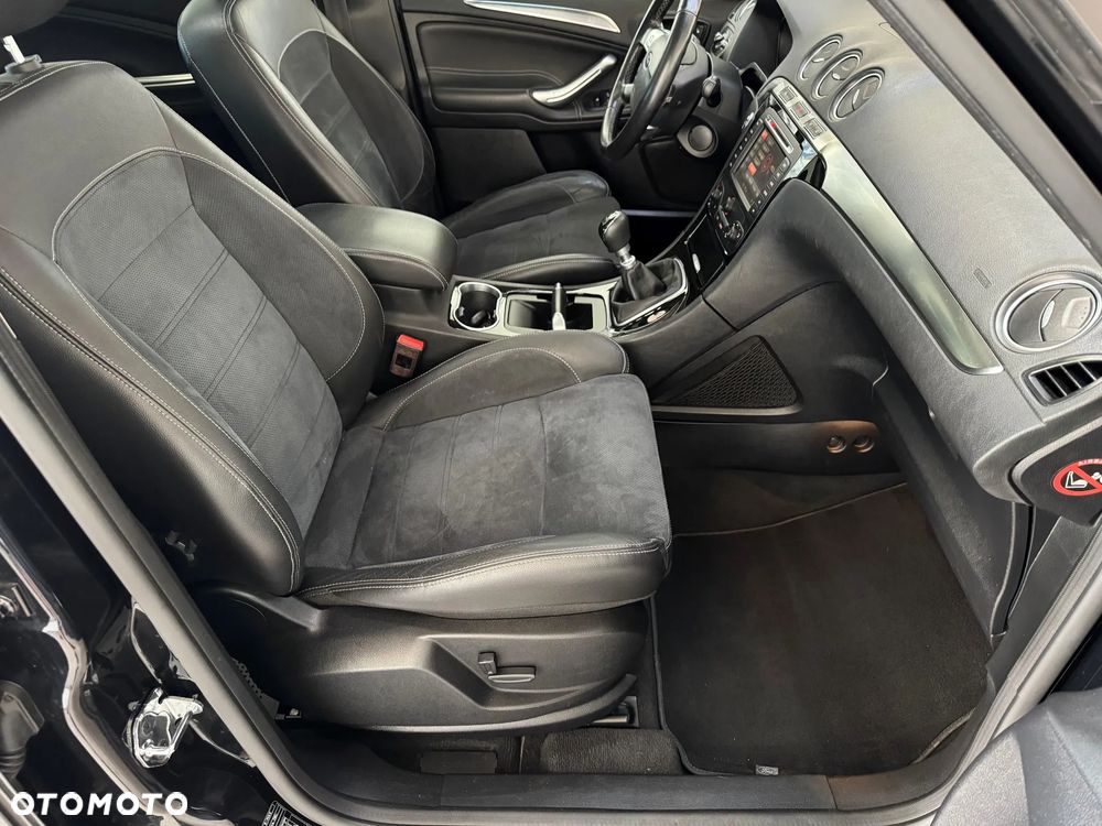 Ford S-Max 2.0 TDCi DPF Titanium X - 27