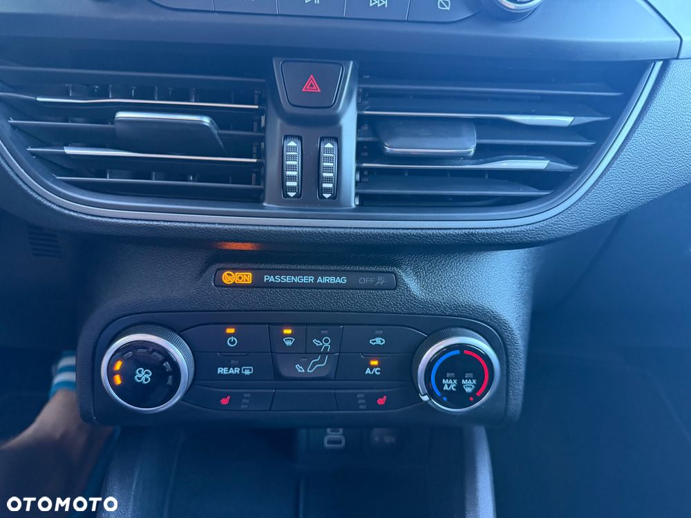 Ford Focus 1.5 EcoBlue Start-Stopp-System TITANIUM STYLE - 17