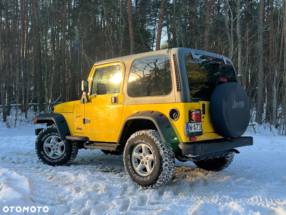 Jeep Wrangler - 11