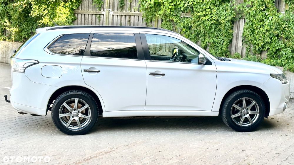 Mitsubishi Outlander 2.0 4WD Plug-In Hybrid - 4