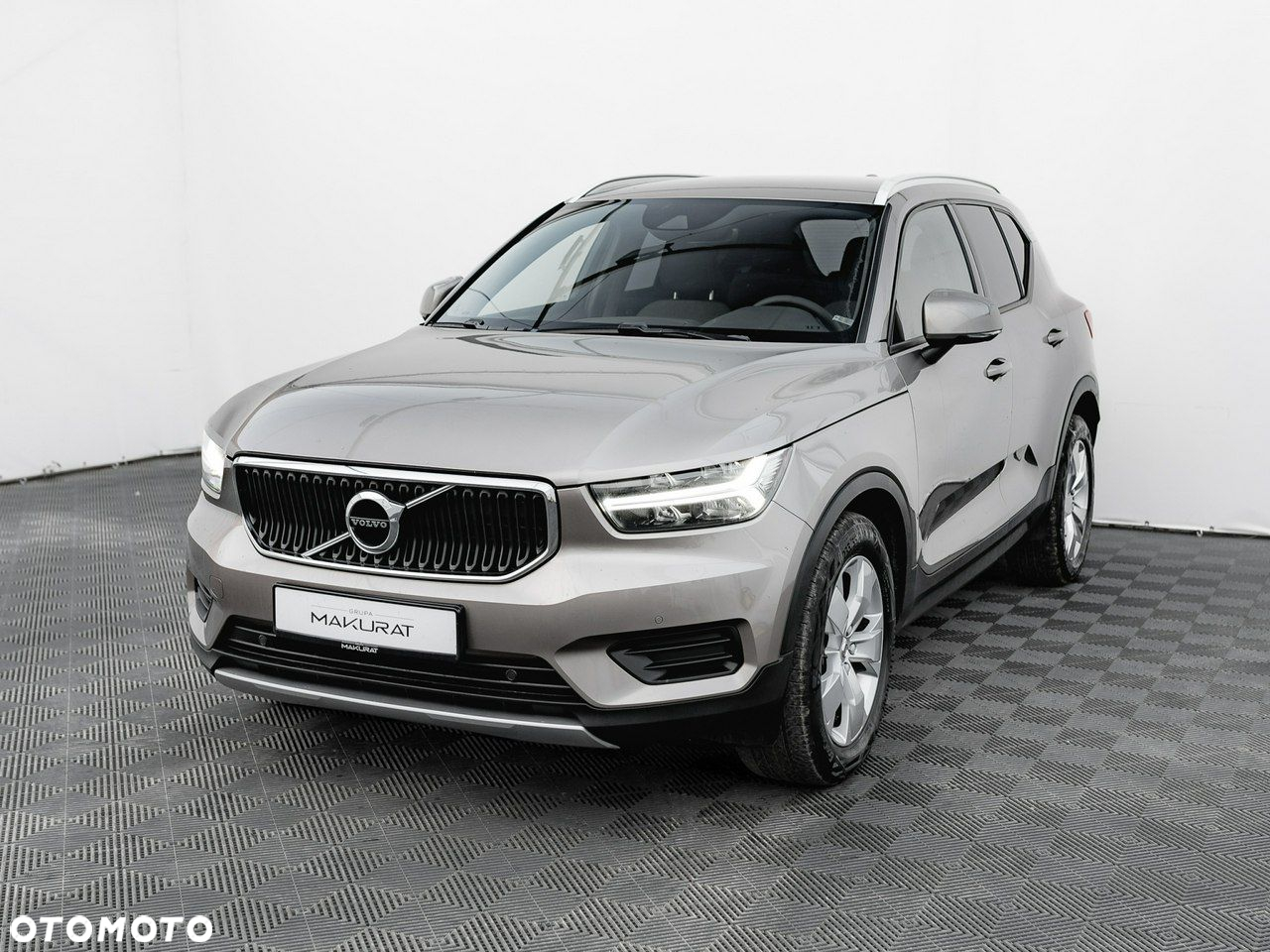 Volvo XC 40 T3 Momentum Pro - 3