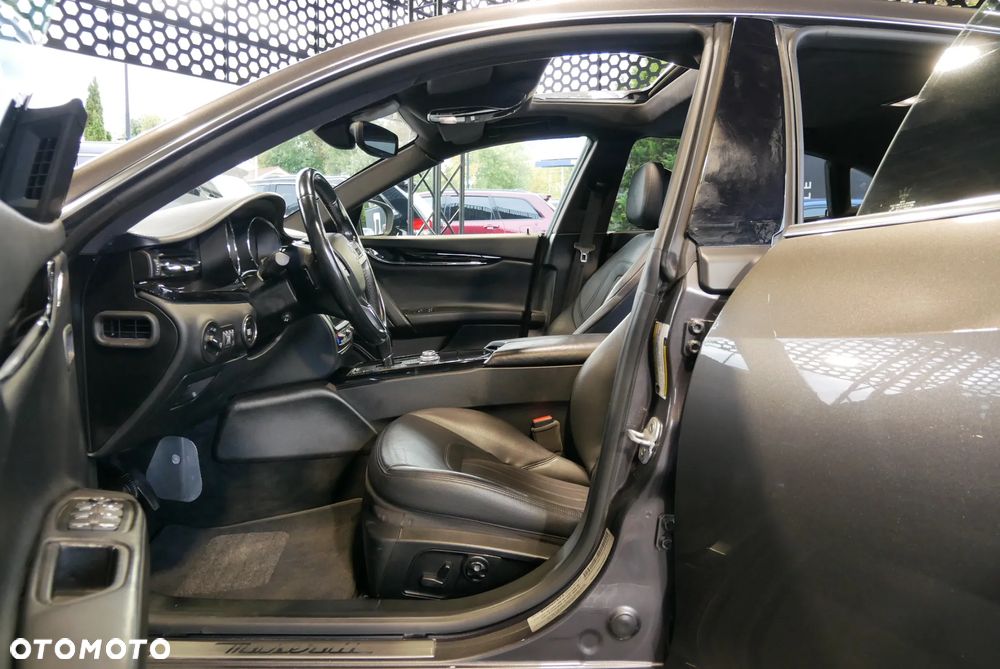 Maserati Quattroporte S - 12