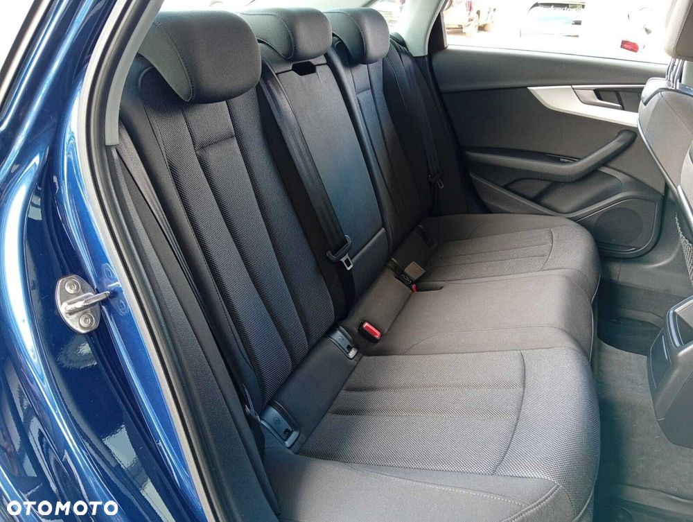 Audi A4 Limousine - 26