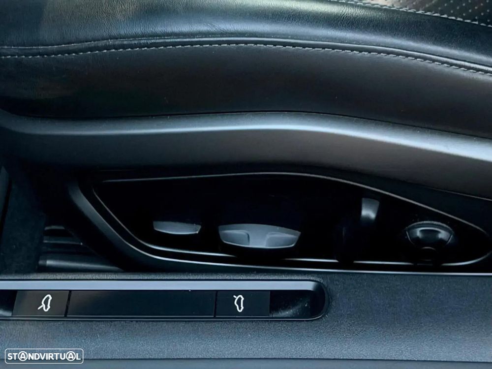 Porsche 911 (992) Carrera 4 PDK - 24