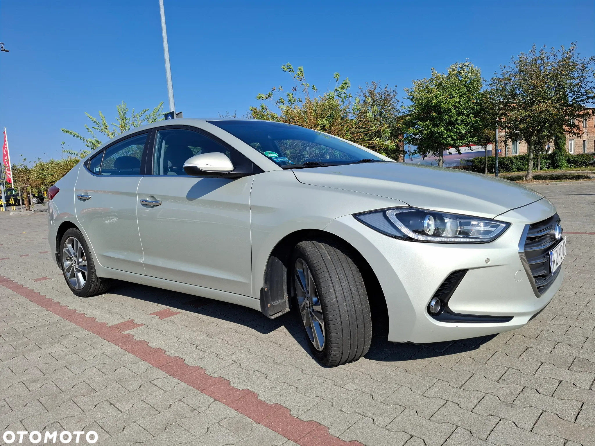 Hyundai Elantra 1.6 CRDi BlueDrive Comfort DCT - 11