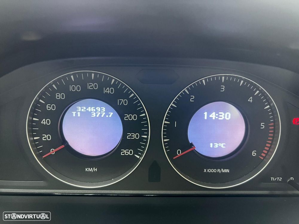 Volvo XC 60 D5 Momentum - 26