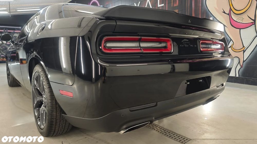 Dodge Challenger - 18