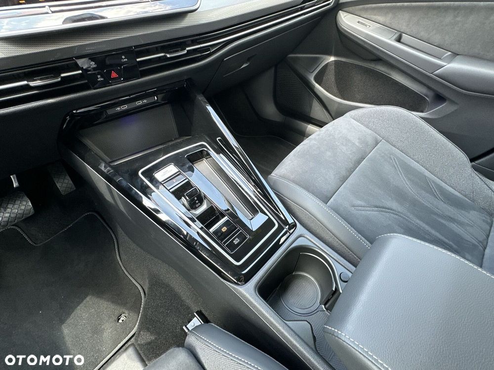 Volkswagen Golf Variant - 16