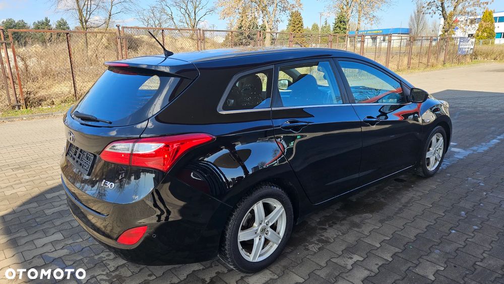 Hyundai i30 blue 1.6 GDI Trend - 15